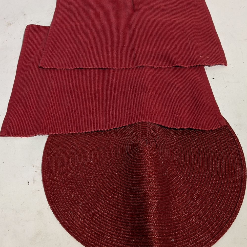 2 Corduroy Placemats and Round Hot Pad